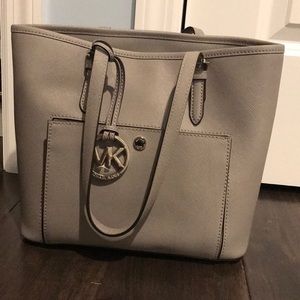 Michael kors tote